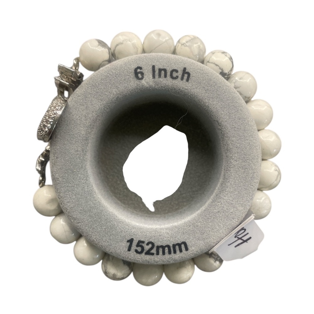 Howlite white and grey gemstone bracelet, featuring a stunning silver dragon - Picture 2 of 4